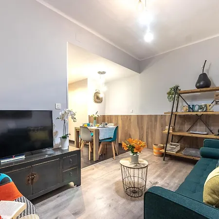 Inside Old Town By Eba Homes Апартаменти